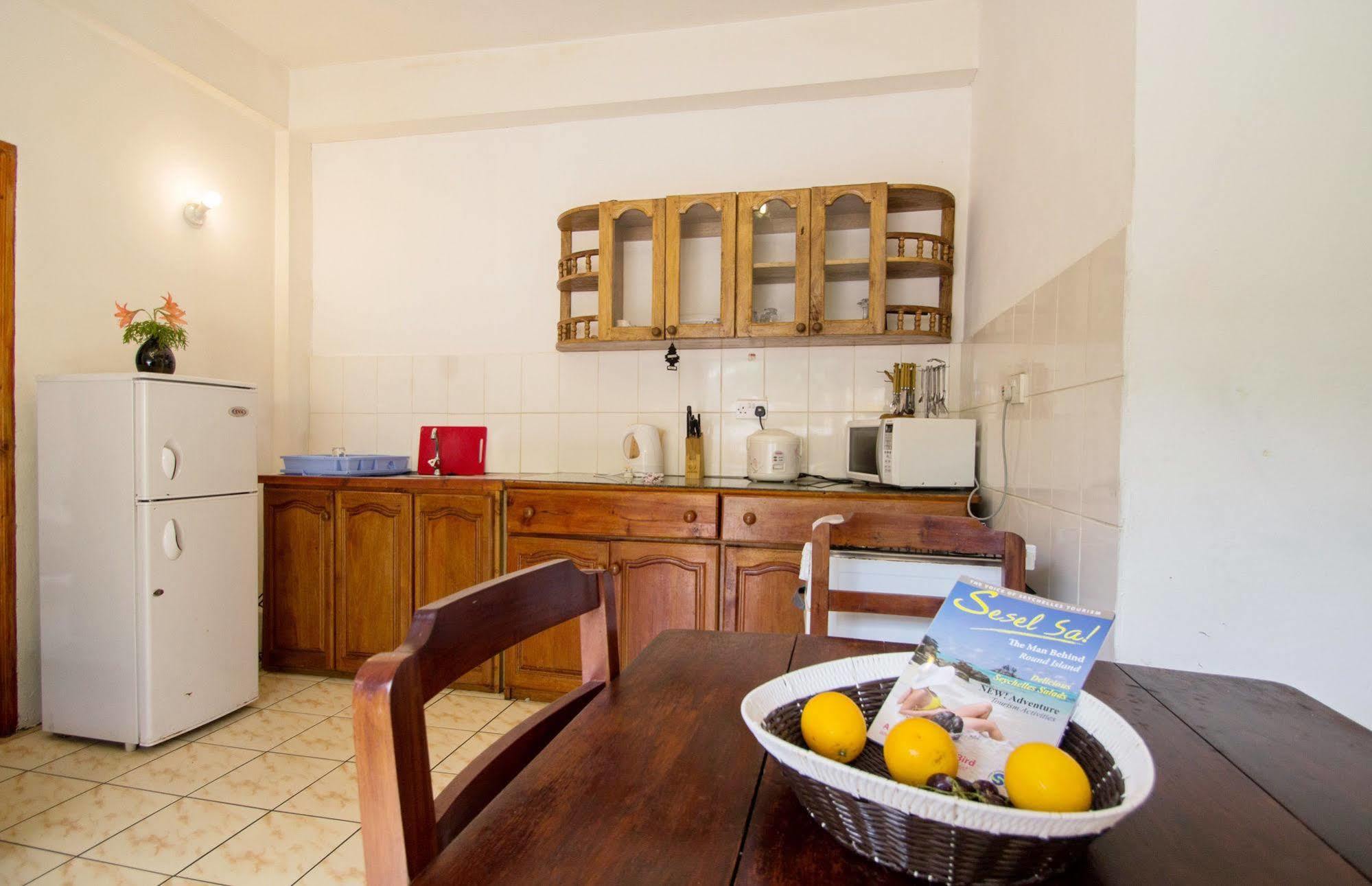 Vicky'S Holiday Apartment Beau Vallon  Exterior foto